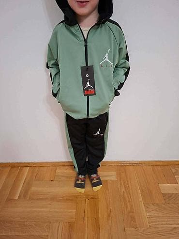 Dečiji trenerka komplet sa kapuljačom Dostupne veličine: 4, 6, 8, 10 at lalafo.rs — 6 Dečiji trenerka komplet sa kapuljačom Dostupne veličine: 4, 6, 8, 10 — 6