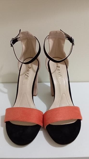 Nove Perla sandale.
Broj 38 na lalafo.rs — 5 Nove Perla sandale.
Broj 38 — 5