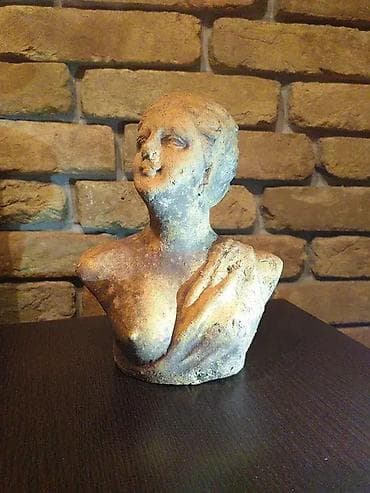 Stara figura od terakote, visine 20cm, ne potpisana na lalafo.rs — 1 Stara figura od terakote, visine 20cm, ne potpisana — 1