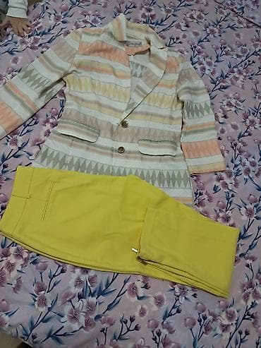 Komplet sako i pantalone L velicina (40) at lalafo.rs — 2 Komplet sako i pantalone L velicina (40) — 2