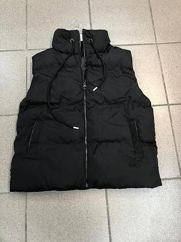 Jakna
prošivena puffer jakna sa visokom okovratnikom
S M L XL na lalafo.rs — 2 Jakna
prošivena puffer jakna sa visokom okovratnikom
S M L XL — 2