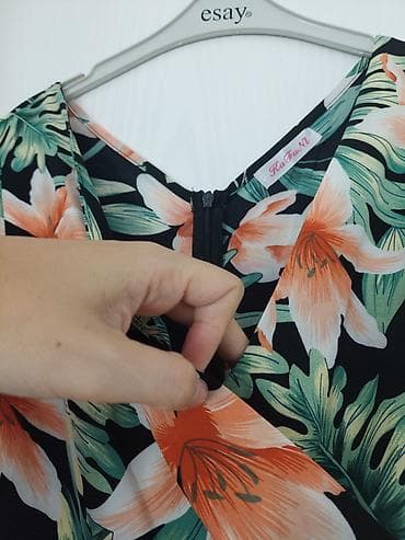 Kombinezon sa v izrezom, S veličina, potpuno nov i lagan na lalafo.rs — 4 Kombinezon sa v izrezom, S veličina, potpuno nov i lagan — 4