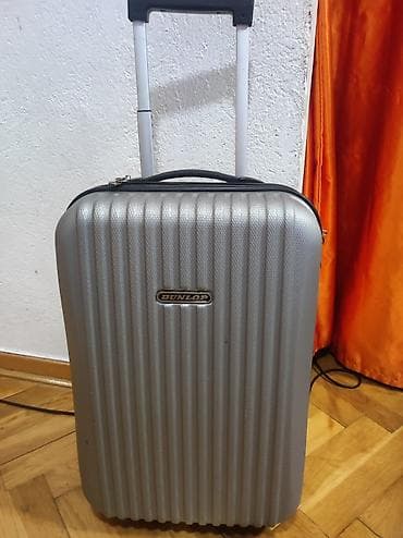 Kofer DUNLOP putni na točkiće tvrdi dobar oko 55/35/20 . Sve na lalafo.rs — 1 Kofer DUNLOP putni na točkiće tvrdi dobar oko 55/35/20 . Sve — 1