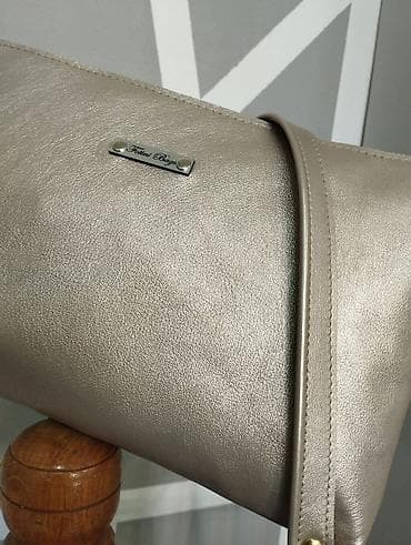 eko koza sa: Ženska zlatna kožna torba. Potpuno nova na lalafo.rs — 3 eko koza sa: Ženska zlatna kožna torba. Potpuno nova — 3