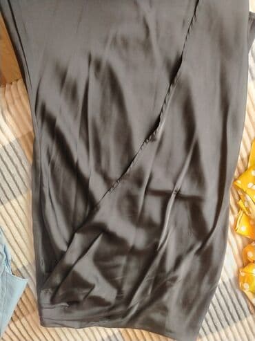 XL, Midi, bоја - Crna na lalafo.rs XL, Midi, bоја - Crna