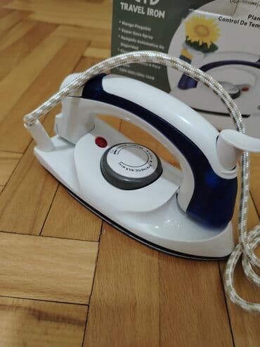 Irons: Mala pegla, idealna za putovanje jer ne zauzima mnogo mesta u koferu at lalafo.rs — 1 Irons: Mala pegla, idealna za putovanje jer ne zauzima mnogo mesta u koferu — 1