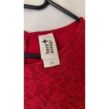 dve suknje po: Elegantna bordo haljina sa čipkom, kratkih rukava. Haljina ima okrugli at lalafo.rs — 6 dve suknje po: Elegantna bordo haljina sa čipkom, kratkih rukava. Haljina ima okrugli — 6