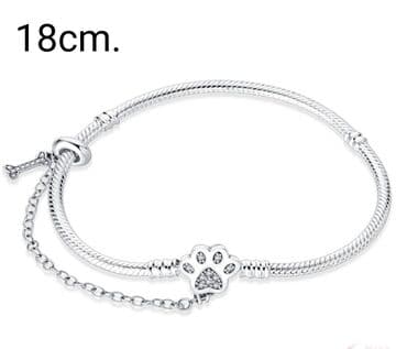 Narukvica sa priveskom, Pandora, Materijal: Cirkon na lalafo.rs Narukvica sa priveskom, Pandora, Materijal: Cirkon