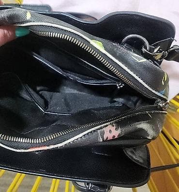 original esprit: Torba fantastična, original, kožna, brend Christian Lacroix, sa dosta at lalafo.rs — 2 original esprit: Torba fantastična, original, kožna, brend Christian Lacroix, sa dosta — 2