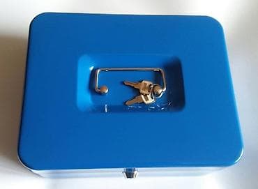 Sef za novac u plavoj boji Ovaj praktični prenosivi sef idealan je za na lalafo.rs — 2 Sef za novac u plavoj boji Ovaj praktični prenosivi sef idealan je za — 2