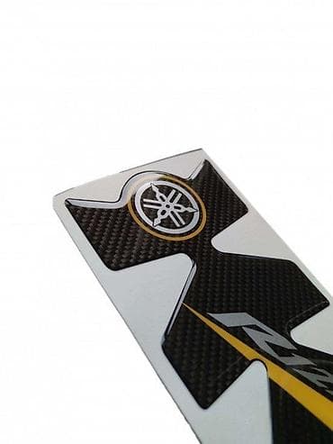 Transport: Yamaha r125 carbon - tank pad - 1543 📌 opis: samolepljivi protektor at lalafo.rs — 3 Transport: Yamaha r125 carbon - tank pad - 1543 📌 opis: samolepljivi protektor — 3