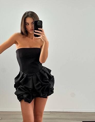 Koktel mini haljina bez bretela sa izraženom korpom i skulpturalnom at lalafo.rs — 3 Koktel mini haljina bez bretela sa izraženom korpom i skulpturalnom — 3