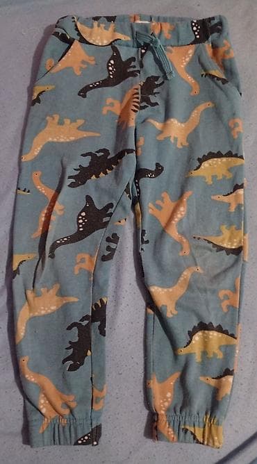 Paket dečijih pantalona (vise komada): 1) Farmerke – klasičan plavi na lalafo.rs — 3 Paket dečijih pantalona (vise komada): 1) Farmerke – klasičan plavi — 3