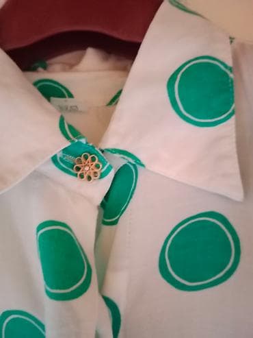 Košulja ženska ima naramenice Zlatni dugmići Veličina 42 Bez mane Cena na lalafo.rs — 2 Košulja ženska ima naramenice Zlatni dugmići Veličina 42 Bez mane Cena — 2