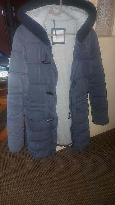 kozna jakna sa: Zimska jakna sa kapuljačom, tamno siva/plava. - Duži kroj, prošivena na lalafo.rs — 1 kozna jakna sa: Zimska jakna sa kapuljačom, tamno siva/plava. - Duži kroj, prošivena — 1