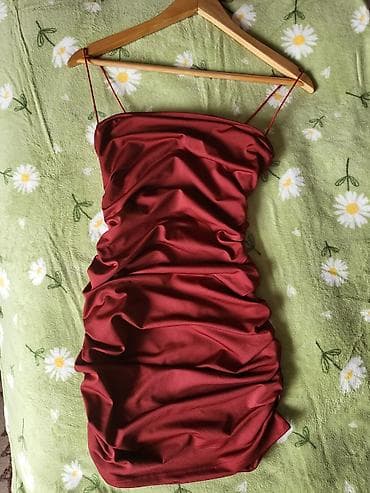 Ženska garderoba – 4 komada 1) Elegantna bordo mini haljina - na lalafo.rs — 1 Ženska garderoba – 4 komada 1) Elegantna bordo mini haljina - — 1