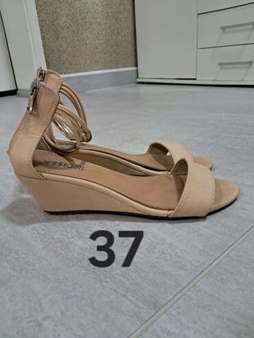 Sandale, 37 na lalafo.rs Sandale, 37