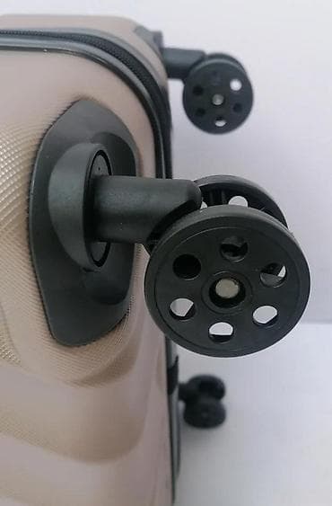 Travel suitcases and bags: Tvrdi kofer za putovanja – kabinski format - Materijal: ABS/plastika at lalafo.rs — 2 Travel suitcases and bags: Tvrdi kofer za putovanja – kabinski format - Materijal: ABS/plastika — 2