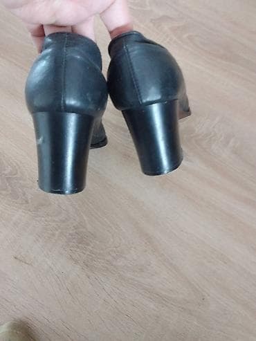 Cipele cista koza Boreli ili vec Borovo br 39 obuvene nekoliko puta na lalafo.rs — 3 Cipele cista koza Boreli ili vec Borovo br 39 obuvene nekoliko puta — 3