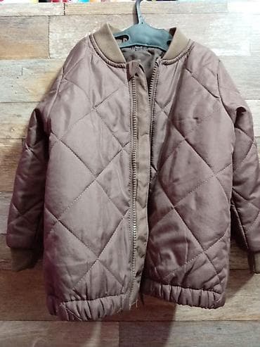 Dečija prošivena bomber jakna u braon boji, idealna za prelazni na lalafo.rs — 1 Dečija prošivena bomber jakna u braon boji, idealna za prelazni — 1