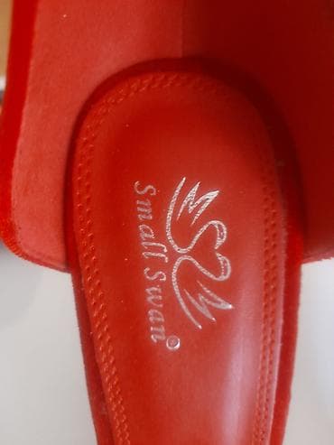 Prodaja i slanje samo dosubote Crvene ženske sandale na štiklu – Small na lalafo.rs — 2 Prodaja i slanje samo dosubote Crvene ženske sandale na štiklu – Small — 2