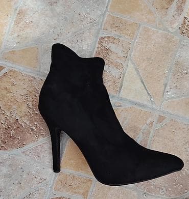 PRELEPE TERRANOVA ČARAPA ČIZMICE OD ANTILOPA DVAPUT NOŠENE BROJ 38 - na lalafo.rs — 4 PRELEPE TERRANOVA ČARAPA ČIZMICE OD ANTILOPA DVAPUT NOŠENE BROJ 38 - — 4