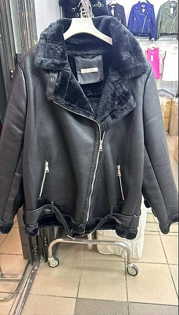 Jakna postavljena
S m l xl na lalafo.rs — 1 Jakna postavljena
S m l xl — 1