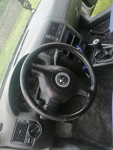 VOLAN ZA VOLKSWAGEN GOLF 4 | Trokraki Volan VW na lalafo.rs VOLAN ZA VOLKSWAGEN GOLF 4 | Trokraki Volan VW