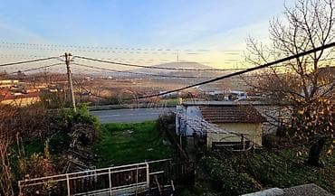 Porodična kuća sa dvorištem i pomoćnim objektima - Prostrano dvorište na lalafo.rs Porodična kuća sa dvorištem i pomoćnim objektima - Prostrano dvorište