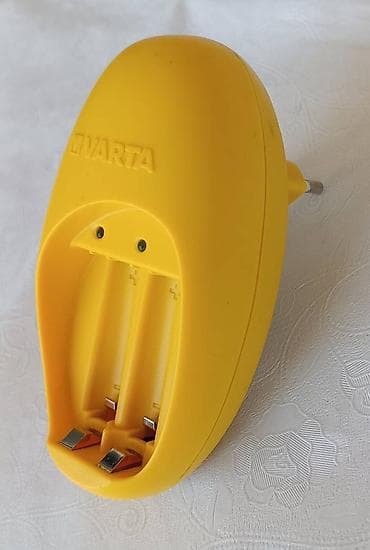 Varta Easy Energy Mini Charger Type 57066 za Ni-MH AA/AAA baterije at lalafo.rs — 4 Varta Easy Energy Mini Charger Type 57066 za Ni-MH AA/AAA baterije — 4