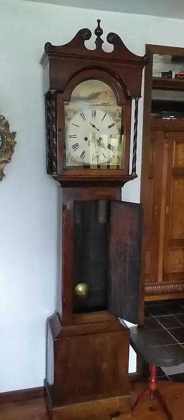 Stari viktorijanski sat iz 1800god. Sat je perfektan, ispravan a na lalafo.rs — 1 Stari viktorijanski sat iz 1800god. Sat je perfektan, ispravan a — 1