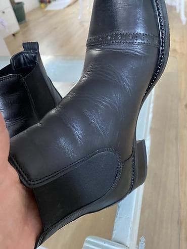 Crne kožne Chelsea čizme - Klasičan Chelsea kroj sa elastičnim bočnim na lalafo.rs — 4 Crne kožne Chelsea čizme - Klasičan Chelsea kroj sa elastičnim bočnim — 4