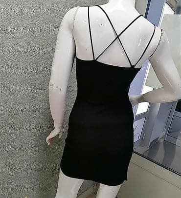 Crna ženska mini haljina na bretele - Kroj: uska silueta sa na lalafo.rs — 2 Crna ženska mini haljina na bretele - Kroj: uska silueta sa — 2