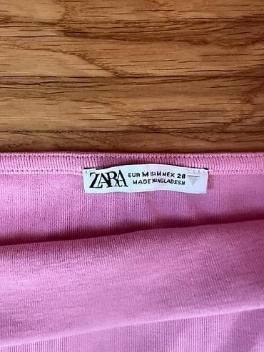 ZARA haljina na bretele, uskog kroja, u nežno roze boji. Model na lalafo.rs — 2 ZARA haljina na bretele, uskog kroja, u nežno roze boji. Model — 2