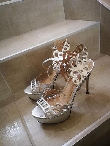 Svečane ženske sandale na visoku potpeticu - Boja: srebrna/metallic - na lalafo.rs — 1 Svečane ženske sandale na visoku potpeticu - Boja: srebrna/metallic - — 1