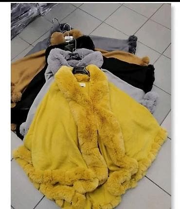 Ženske zimske pelerine sa krznenim obrubom - Model: pelerina/pončo sa na lalafo.rs Ženske zimske pelerine sa krznenim obrubom - Model: pelerina/pončo sa