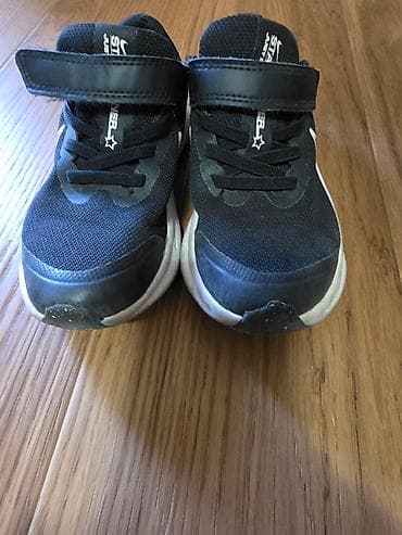 Crne Nike patike, model Downshifter, idealne za svakodnevne aktivnosti na lalafo.rs — 3 Crne Nike patike, model Downshifter, idealne za svakodnevne aktivnosti — 3