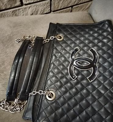 Chanel štepana tasna nema ostecenja sem postava sto je od šminke at lalafo.rs — 5 Chanel štepana tasna nema ostecenja sem postava sto je od šminke — 5