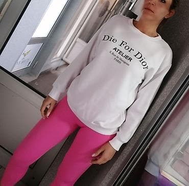 Predivan duks Dior
Odgovara Vel S M L
Samo je par puta nošen
Kao nov na lalafo.rs — 2 Predivan duks Dior
Odgovara Vel S M L
Samo je par puta nošen
Kao nov — 2