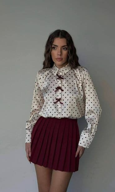 Svilena košulja sa tufnama i ukrasnim mašnama - Materijal: glatka na lalafo.rs Svilena košulja sa tufnama i ukrasnim mašnama - Materijal: glatka