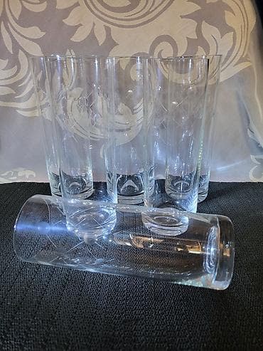 Case nove kristal sa gravurom iz 70ih. Case univerzalne,sve na casama na lalafo.rs — 1 Case nove kristal sa gravurom iz 70ih. Case univerzalne,sve na casama — 1