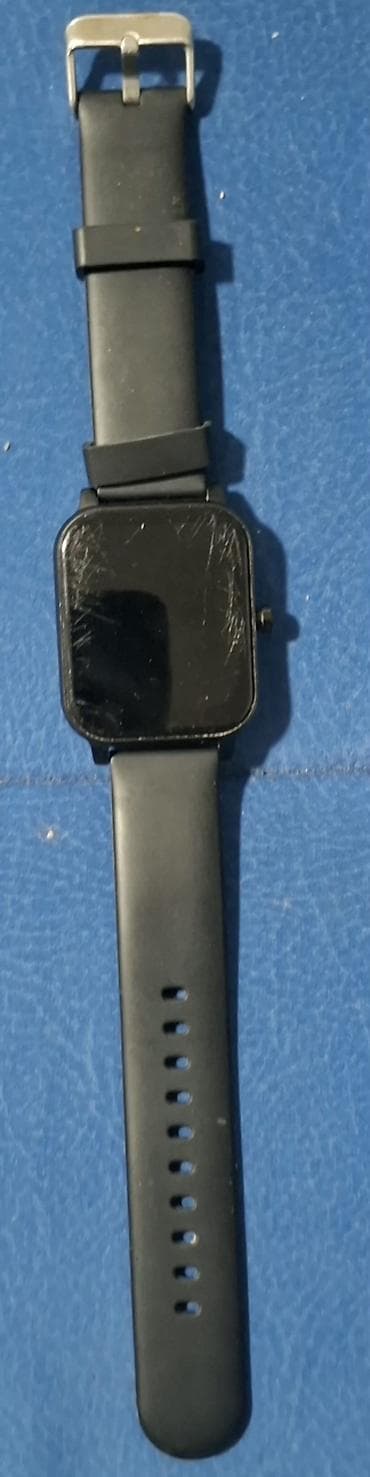 Pametni sat sa kvadratnim ekranom i silikonskom narukvicom - Kućište na lalafo.rs Pametni sat sa kvadratnim ekranom i silikonskom narukvicom - Kućište