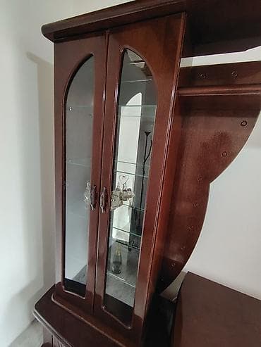 Antique Club Tables: Elegantna dnevna soba – vitrina/TV komoda od punog drveta u tamnom at lalafo.rs — 6 Antique Club Tables: Elegantna dnevna soba – vitrina/TV komoda od punog drveta u tamnom — 6