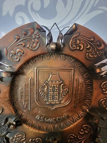 Bakarni stari tanjir za zid. bez ostecenja. Precnik. 14,5cm. Grad na lalafo.rs — 5 Bakarni stari tanjir za zid. bez ostecenja. Precnik. 14,5cm. Grad — 5