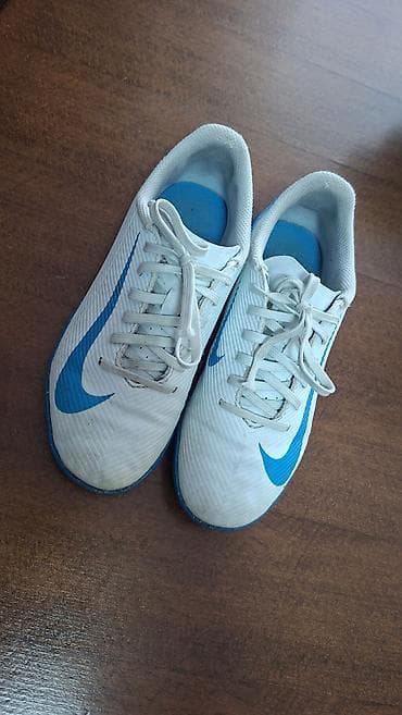 Nike, veličina - 33, Upotrebljenо na lalafo.rs Nike, veličina - 33, Upotrebljenо