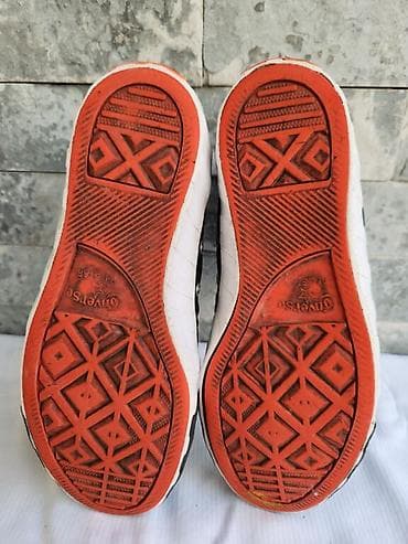 Patike Convers 38,5 vel sitni tragovi nošenja at lalafo.rs — 6 Patike Convers 38,5 vel sitni tragovi nošenja — 6