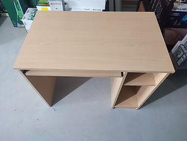 Kompjuterski sto – čvrst, funkcionalan, očuvan ✅ Moderan i praktičan na lalafo.rs Kompjuterski sto – čvrst, funkcionalan, očuvan ✅ Moderan i praktičan