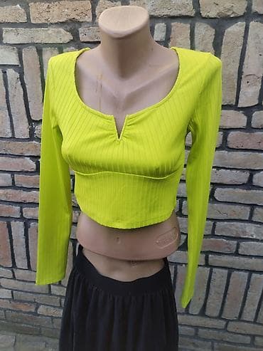 FSBN crop majica, velicina S, nov. - Model: ženska crop majica dugih na lalafo.rs FSBN crop majica, velicina S, nov. - Model: ženska crop majica dugih