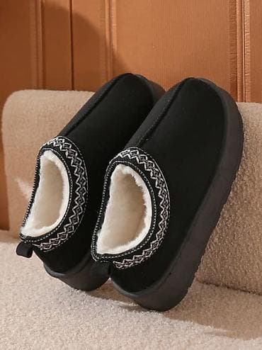 Ugg obuća 41, bоја - Crna na lalafo.rs — 4 Ugg obuća 41, bоја - Crna — 4