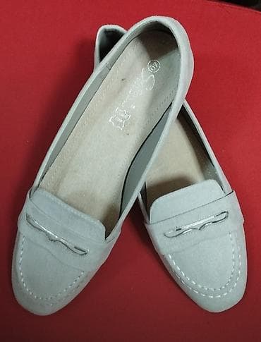 Nove baletankesvetlo sive . Mogu da budu i poklon ko pazari za 5.000 at lalafo.rs — 1 Nove baletankesvetlo sive . Mogu da budu i poklon ko pazari za 5.000 — 1